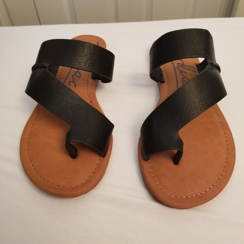 Zodiac Yuma Women Black Faux Leather Toe Loop Slide Sandals Flat Casual Size 9